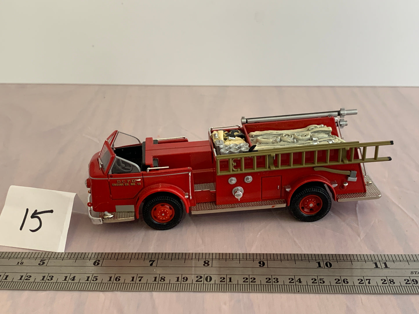Diecast -1/43 conrad 5509 1984-1987 grumman miami fire rescue engine