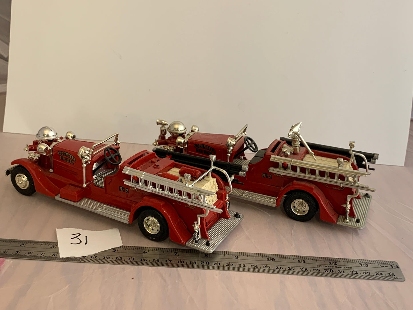 Diecast - Ertl 1937 Ahrens Fox Fire Truck 1/30 1995 (lot of 2)