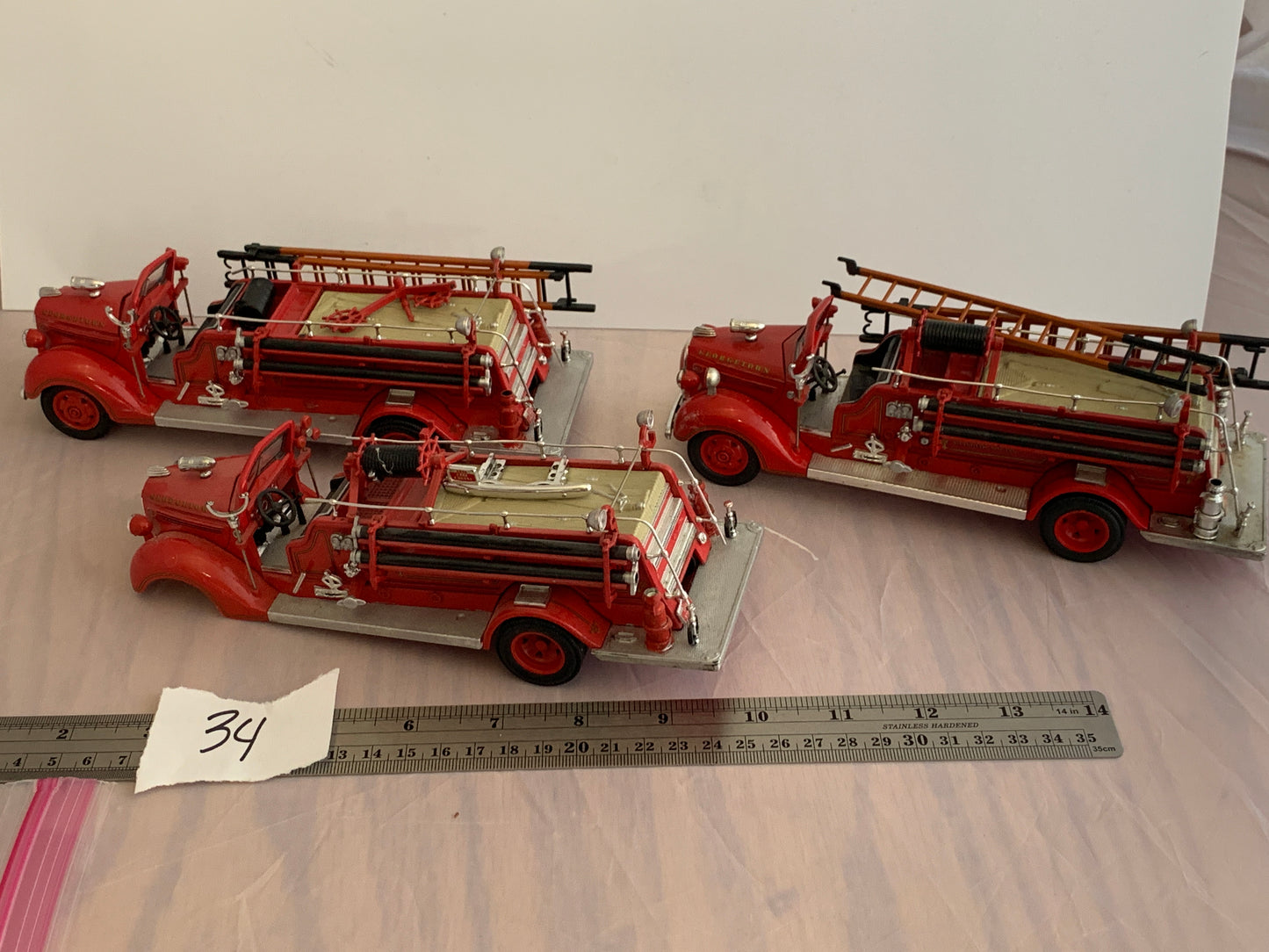Diecast - 1/32 1938 Ford Fire truck (lot of 3)