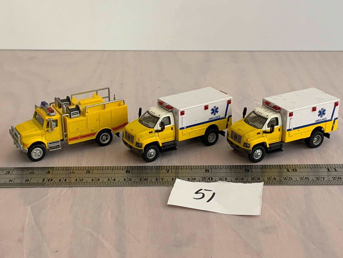 Diecast 1/87 emergency vehicle fire truck (lot of 3)