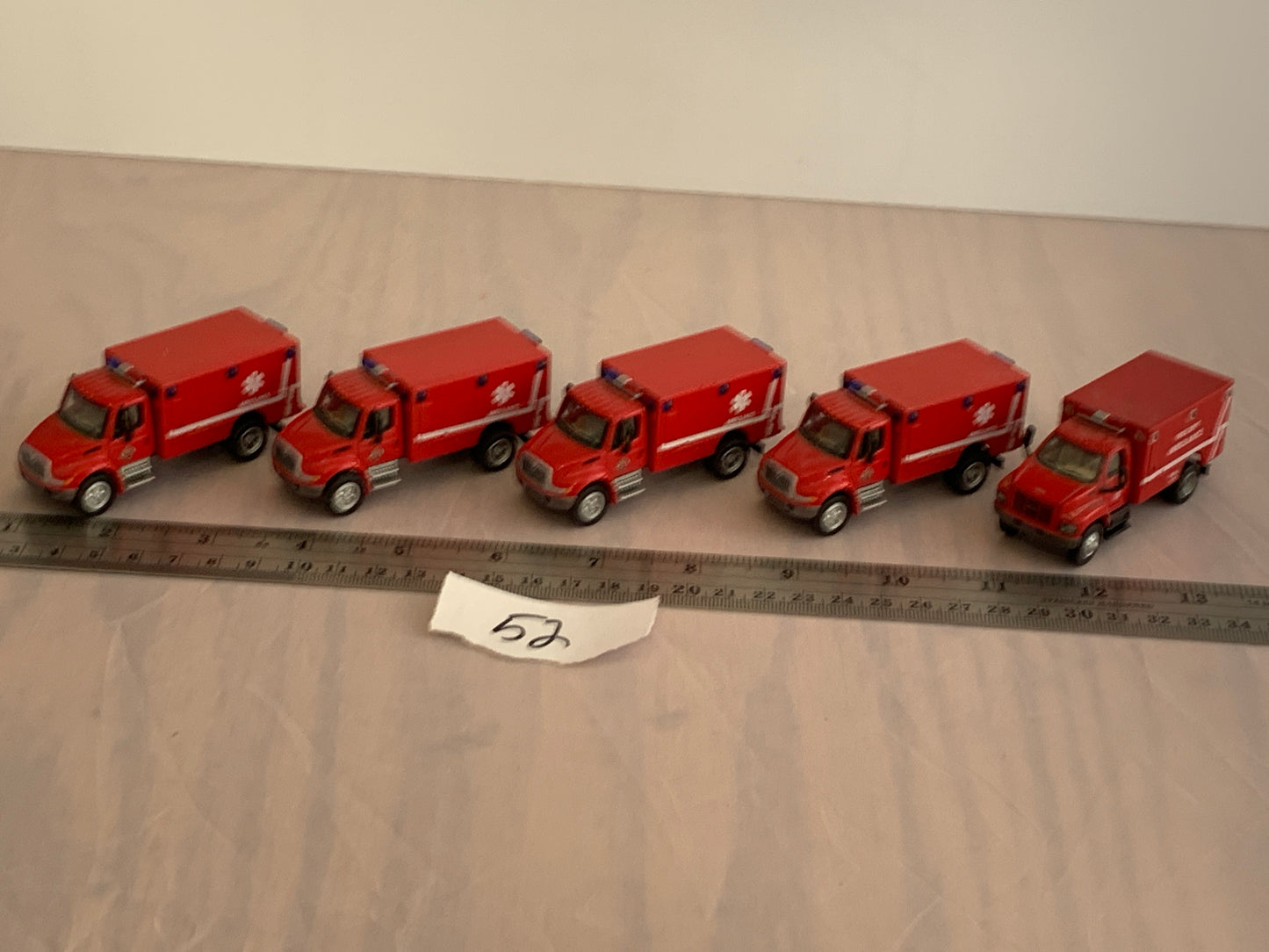 Diecast 1/87 ambulance (lot of 5)