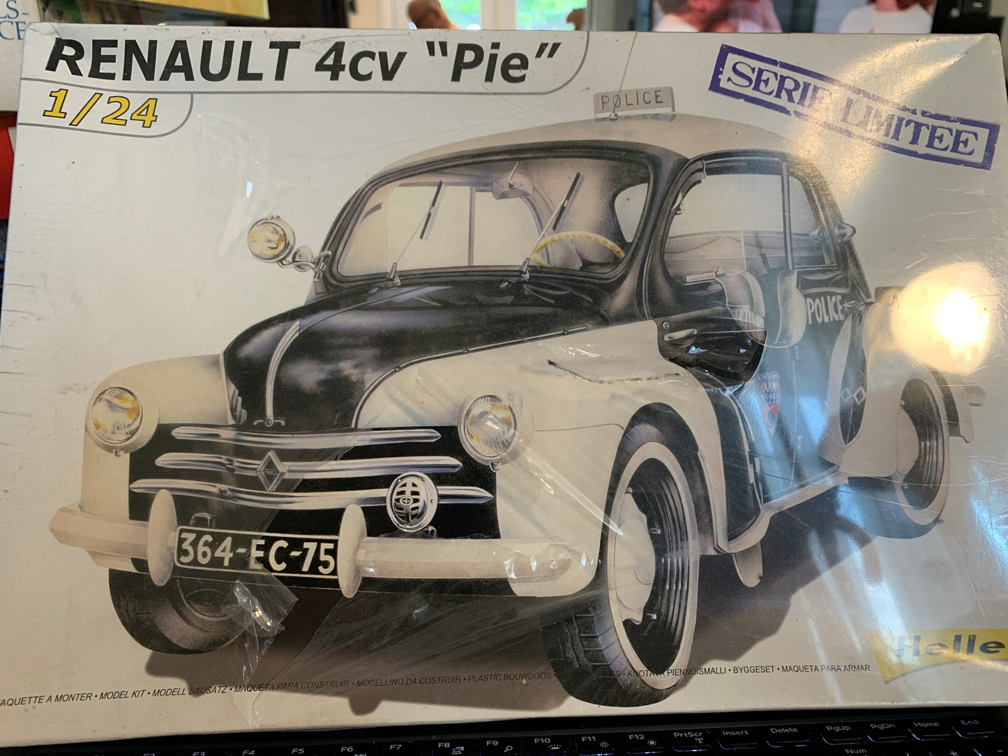 Heller Renault 4CV “Pie” French Police kit #80764 FACTORY SEALED