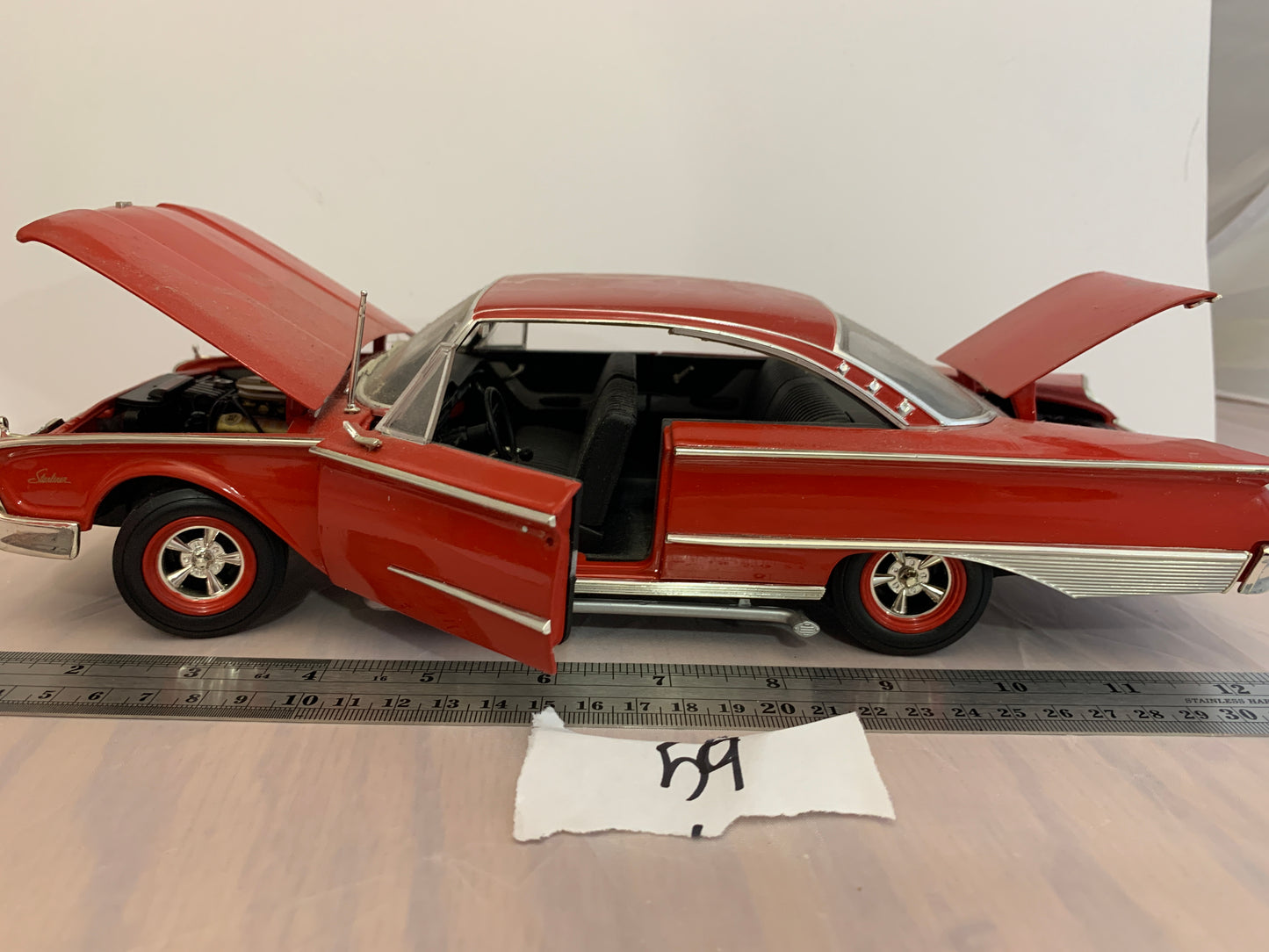 Diecast 1/18 ertl 1960 ford starliner