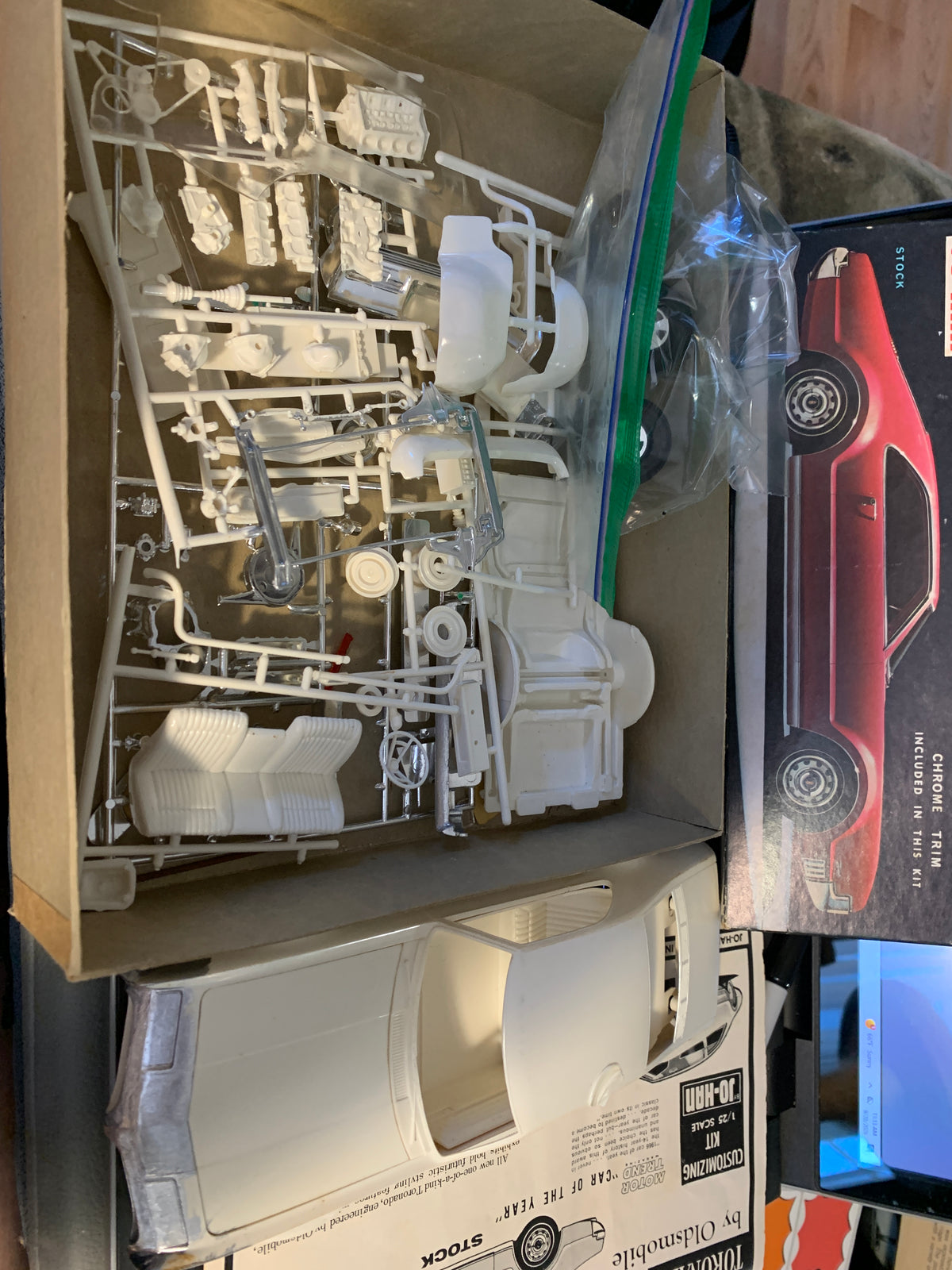 Jo-Han C-2000 is the 1966 Oldsmobile Toronado Hardtop, a 1/25-scale kit in Jo-Han’s early flat box.