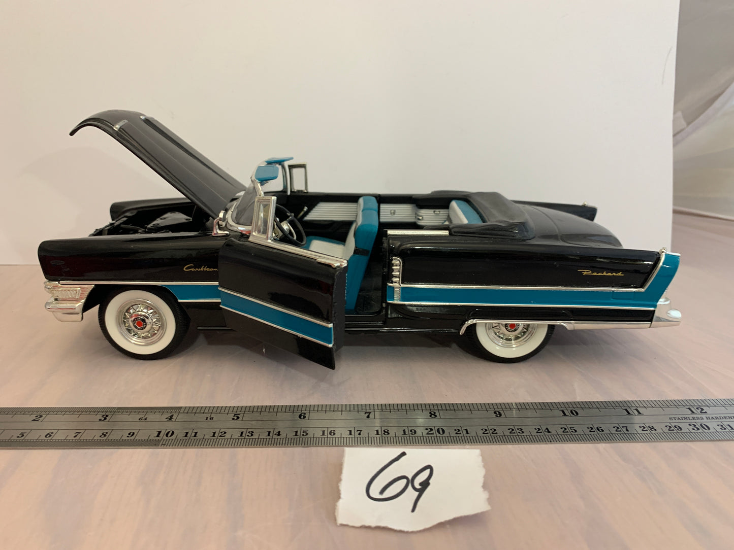 Diecast road signature 1/18 1955 packarge caribbean black