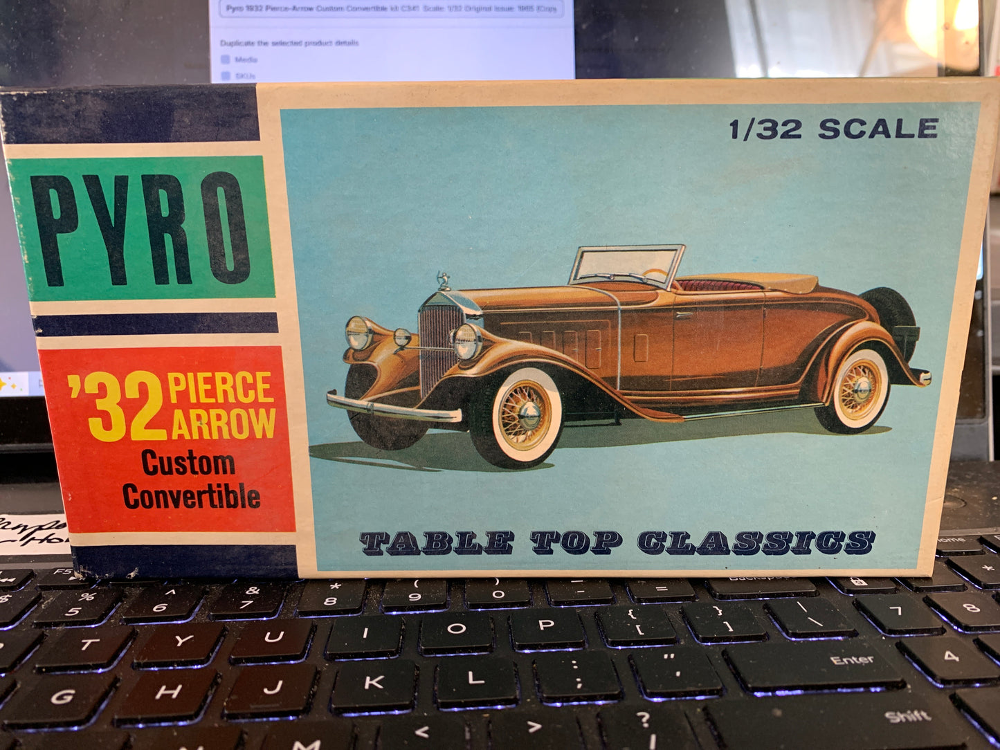 Pyro 1932 Pierce-Arrow Custom Convertible kit C341 Scale: 1/32 Original issue: 1965