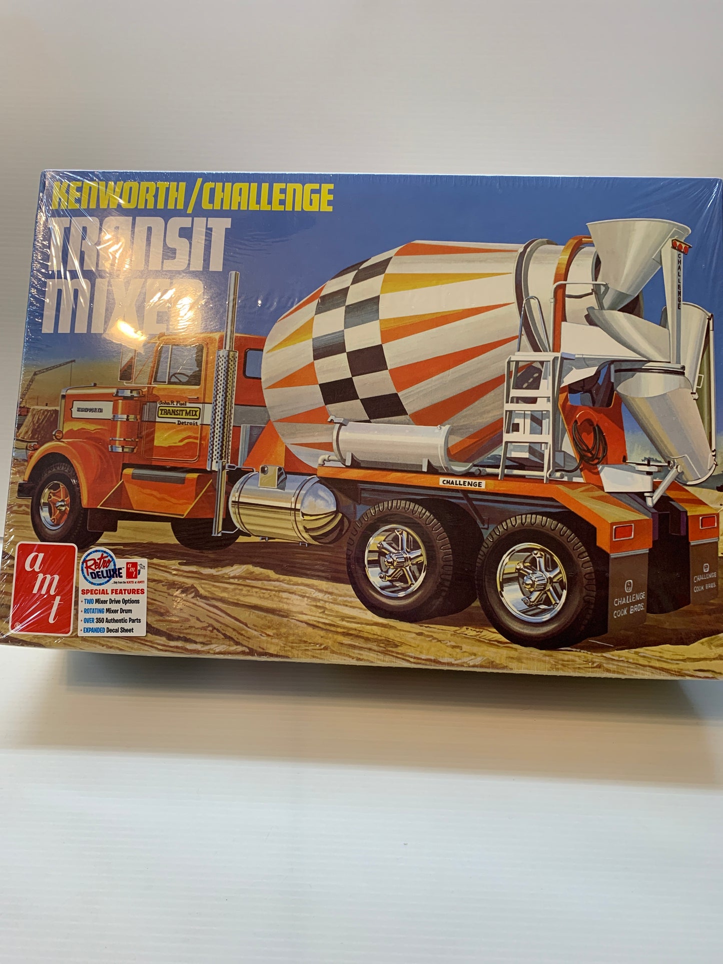 AMT Kenworth challenge, transit, mixer, model kit 
