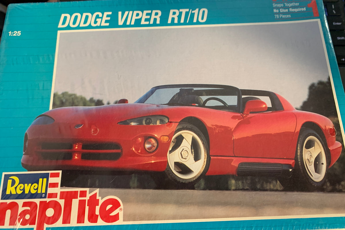 Dodge Viper RT/10 #6260 is a Revell SnapTite 1/25-scale kit.