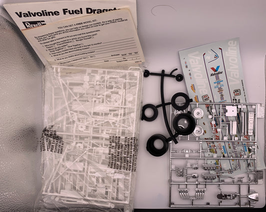 Revell Joe Amato’s Valvoline Fuel Dragster, 1:25 Scale Model Kit