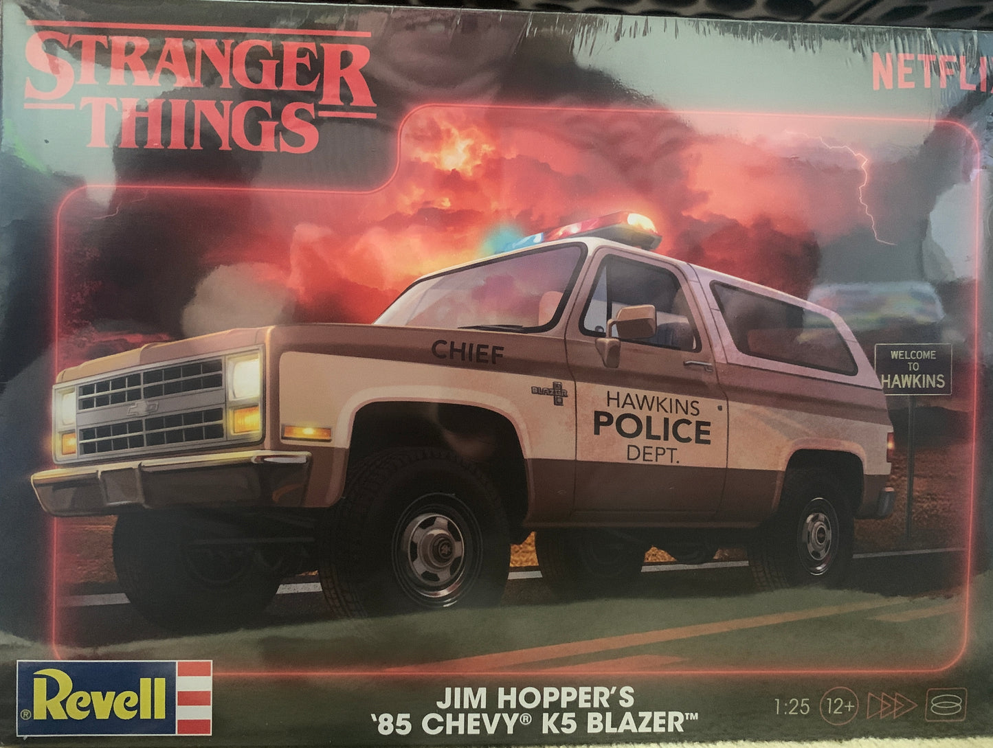 Revell Stranger Things Jim Hoppers '85 Chevy K5 Blazer (Kit RMX 14558)