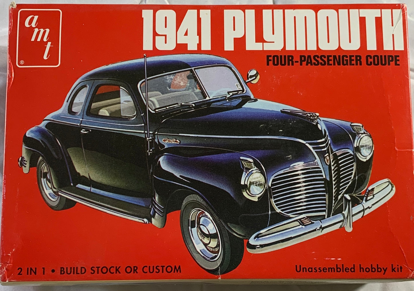 AMT 1941 Plymouth 4-Passenger Coupe, 1/25 Scale Model Kit (New)