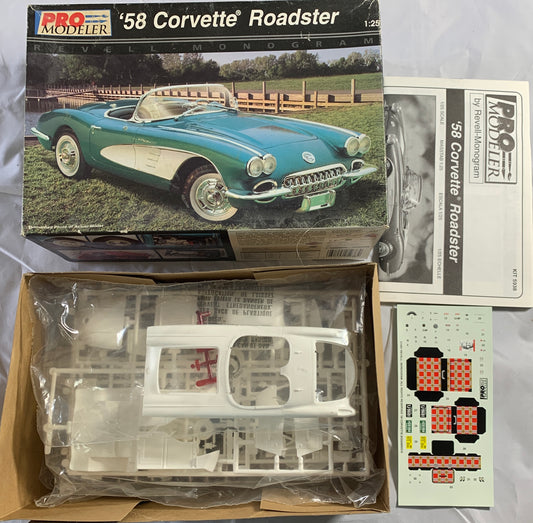 Pro Modeler ‘58 Corvette Roadster, 1:25 Scale Model Kit