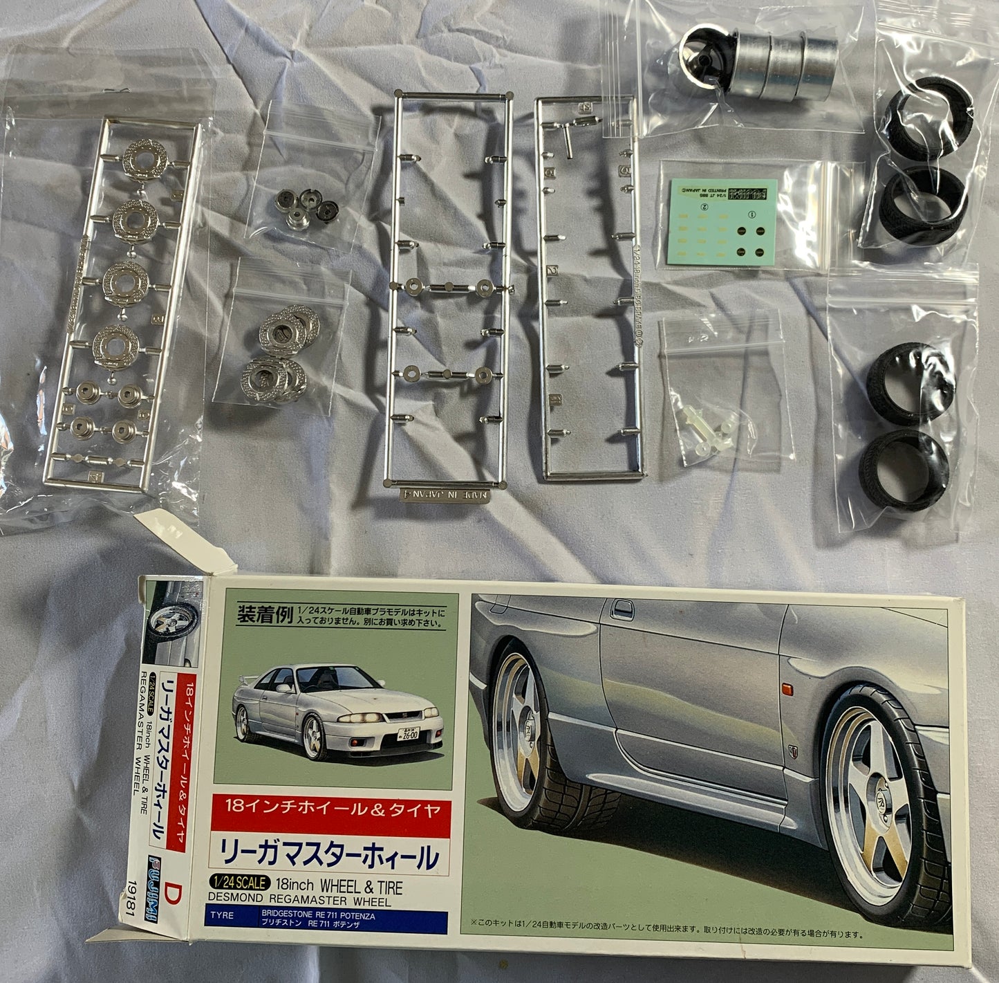 Fujimi 18 inch Wheel & Tire Desmond Regamaster Wheel 1/24 Scale Model Kit