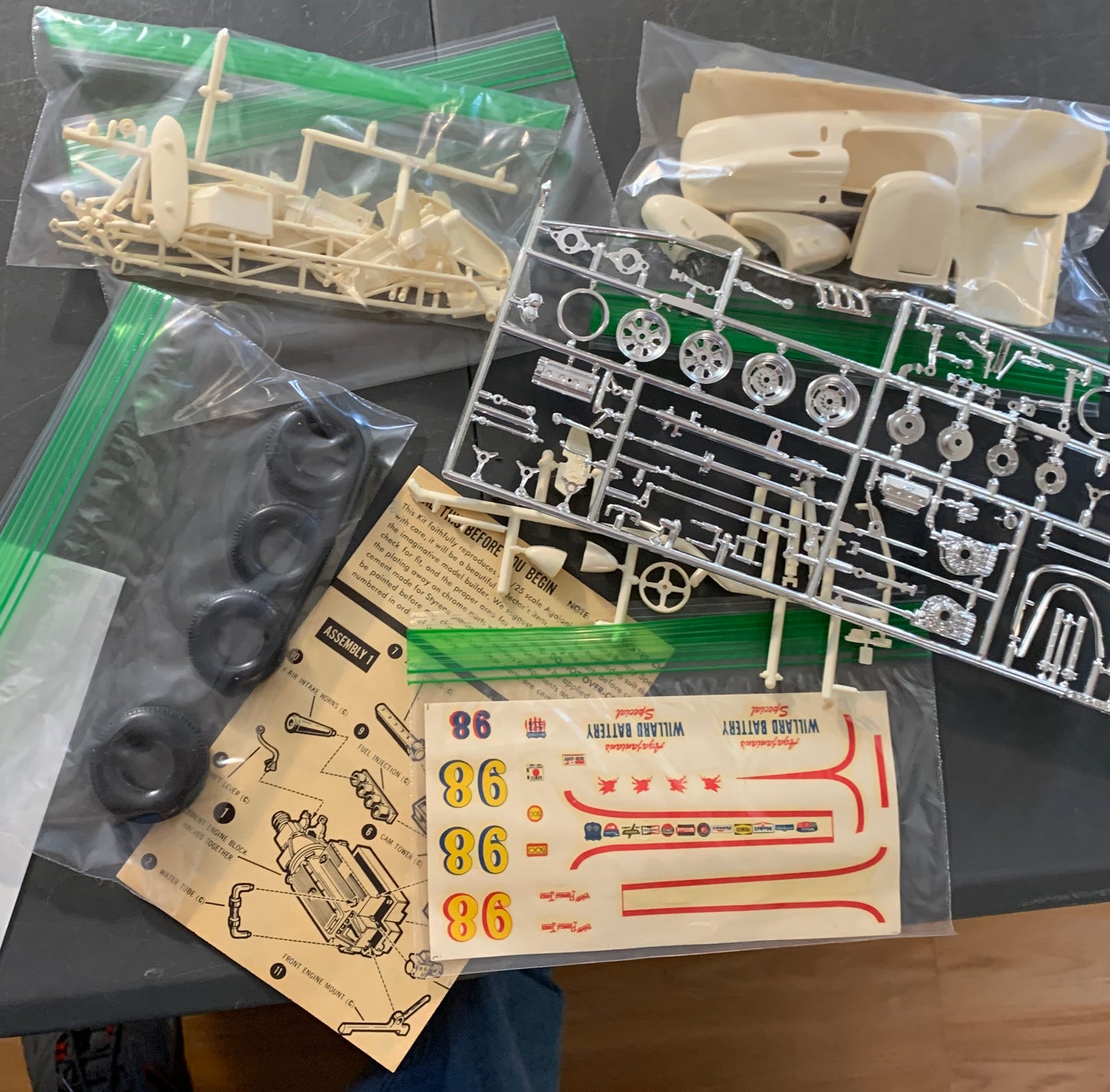 AMT Agajanians WILLARD BATTERY Special Indianapolis 500 Winner Model kit 2190-150