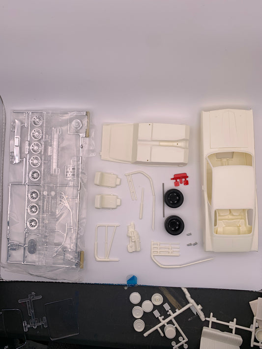 AMT 1969 Ford Talledega, 1:25 Scale Model Kit