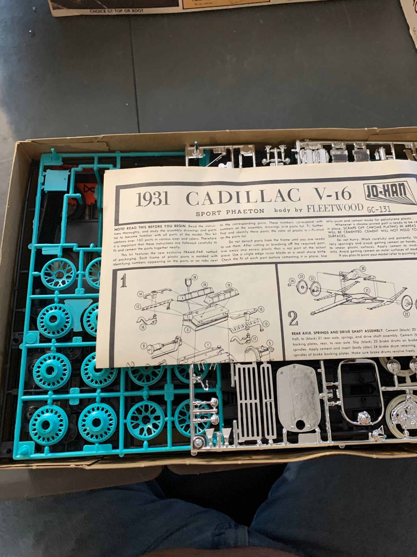 JoHan 1931 Cadillac Sport Phaeton Model Kit (molded in bright blue)