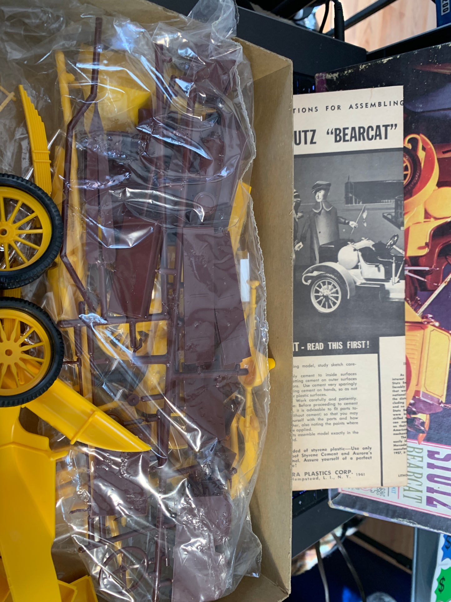 Aurora Old Timers Stutz Bearcat Race About Model Kit 1/16 scale