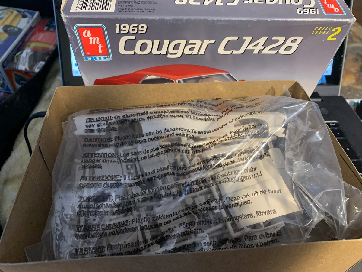 AMT/Ertl 1969 Mercury Cougar CJ428 kit #6529