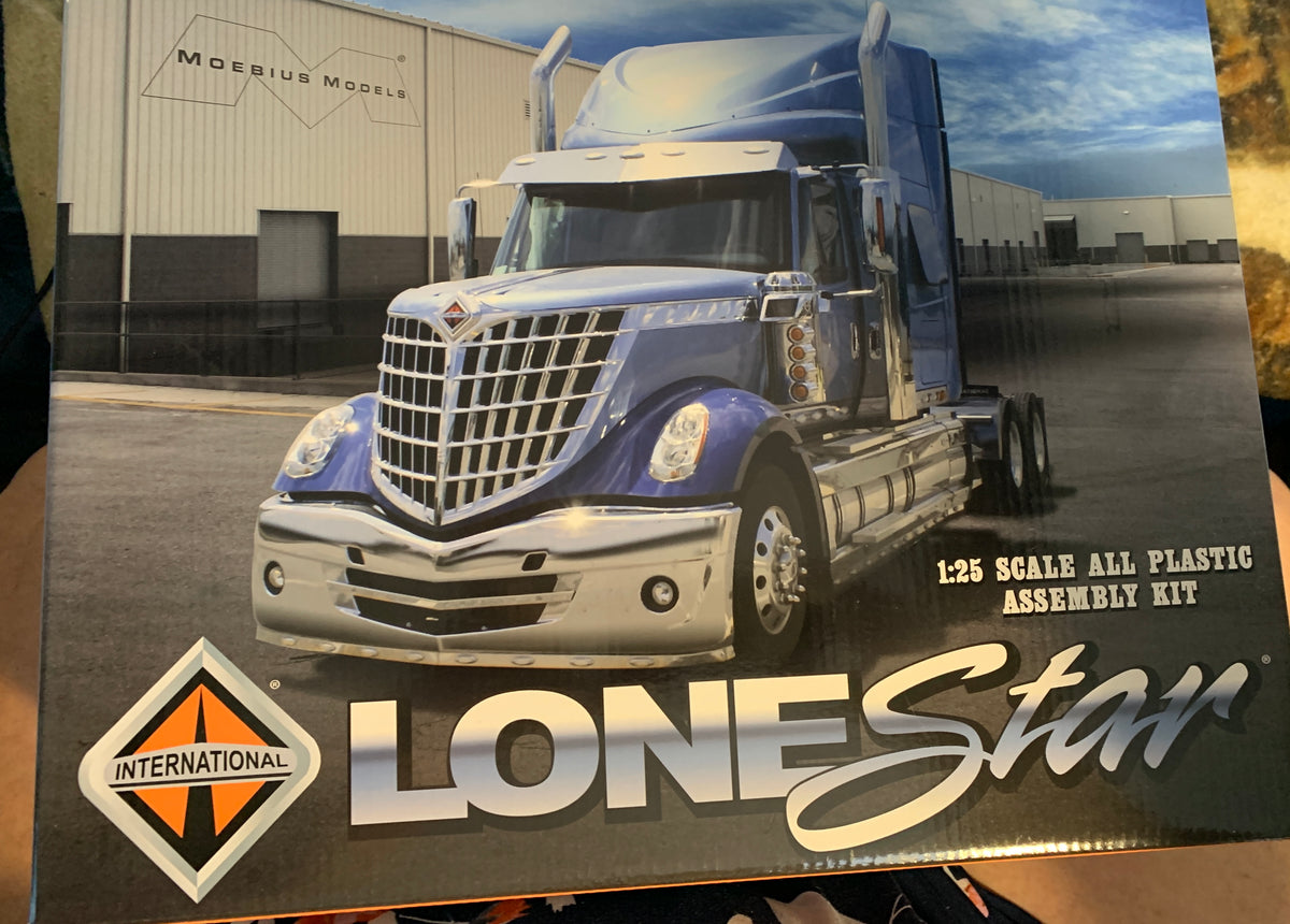 2010 International LoneStar semi tractor kit.