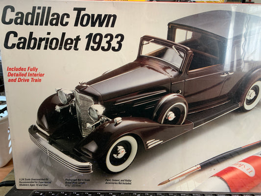 Testors/Italeri 1933 Cadillac V-16 Town Cabriolet kit #837 — 1/24 scale