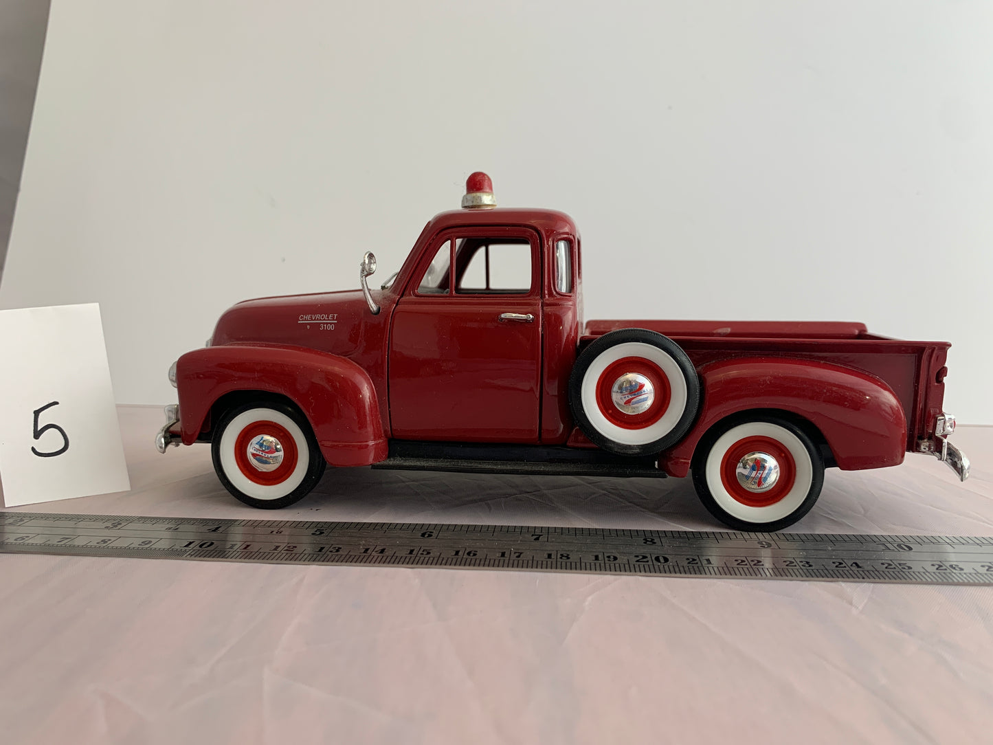 Diecast -1/24 diecast welly 1953 chevy pickup truck