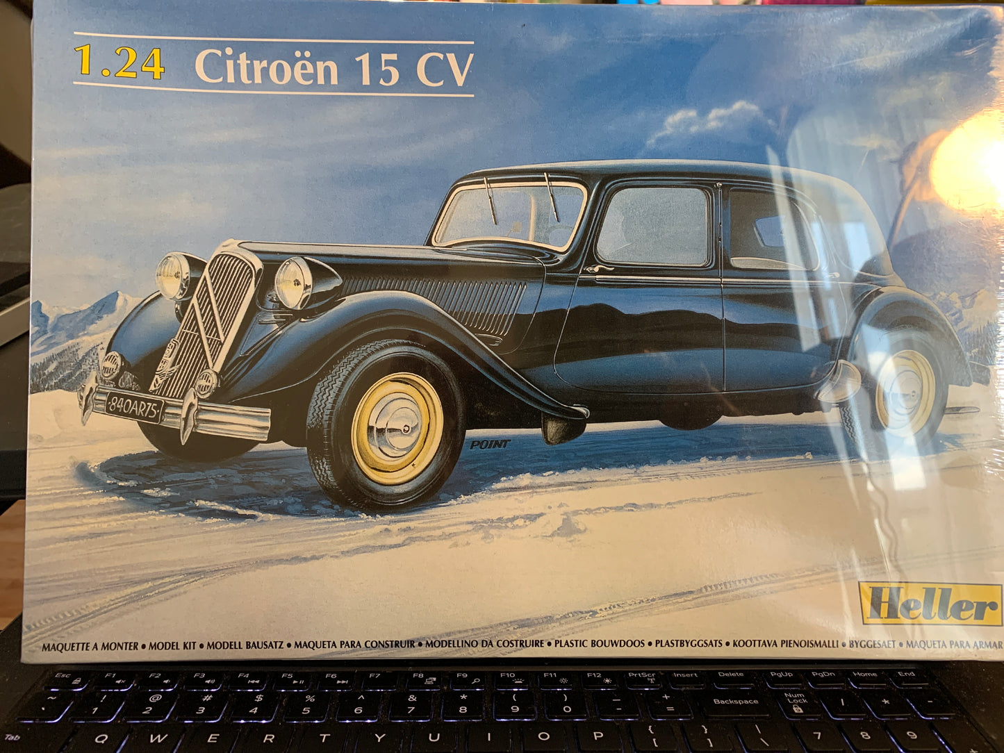Heller Citroën 15CV Traction Avant kit #80763, 1/24 scale