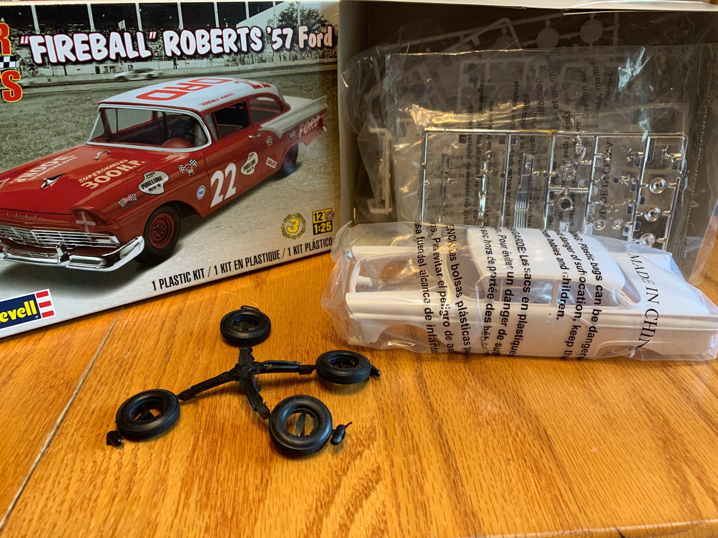Revell Fireball Roberts 57 Ford