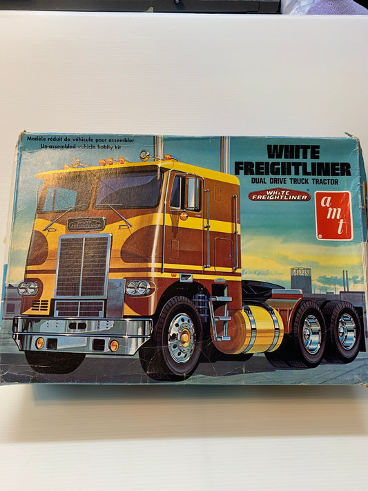 AMT white freightliner dual drive truck tractor ￼￼