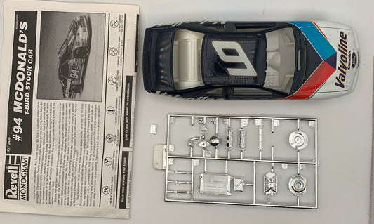 Revell Monogram #94 Bill Elliott McDonald’s Thunderbird, 1/24 Scale Model Kit