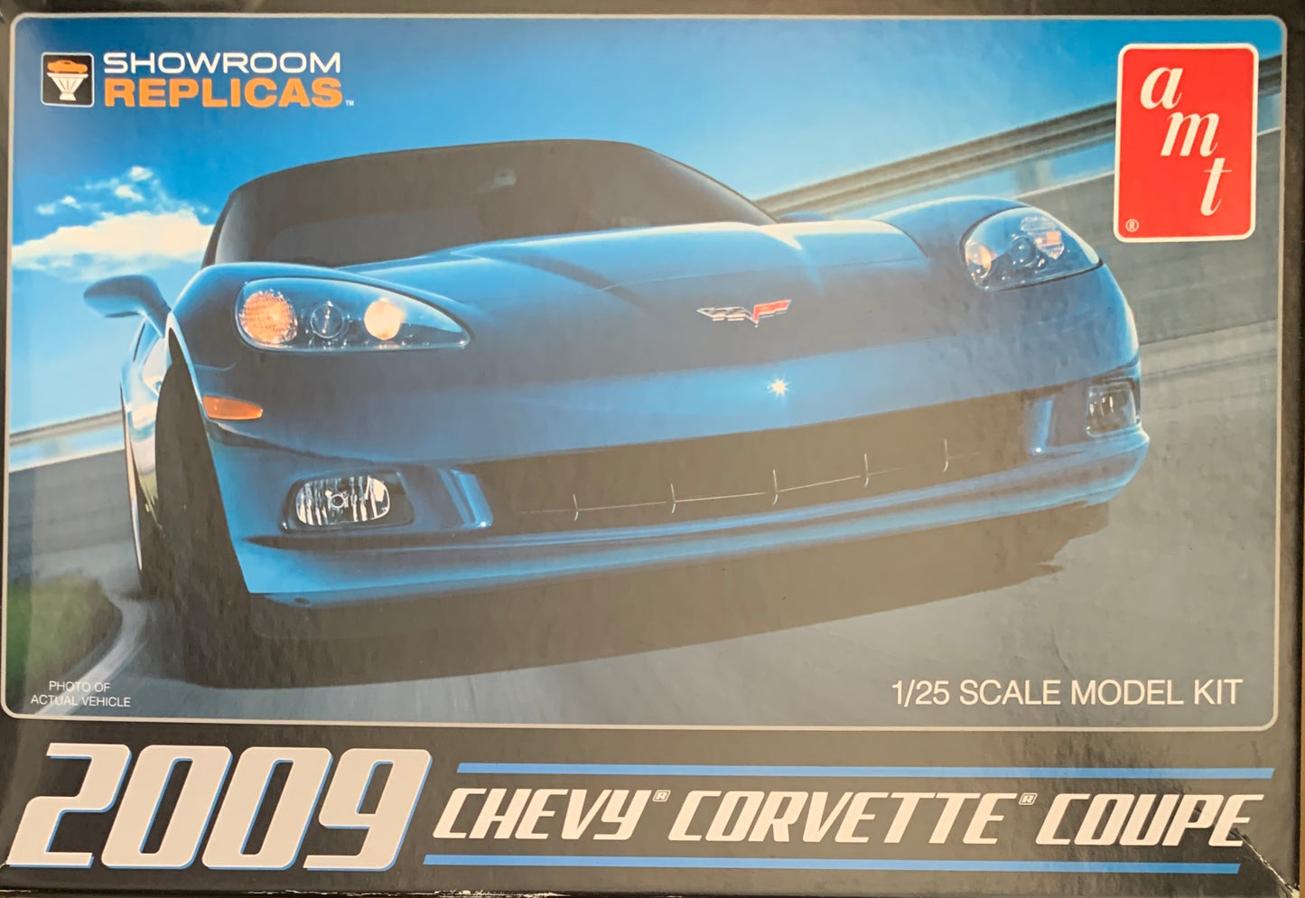 AMT 2009 Chevy Corvette Coupe, 1/25 Scale Model Kit