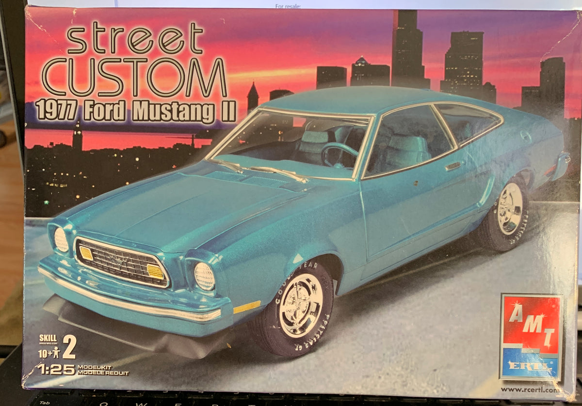 AMT/Ertl 1977 Ford Mustang II “Street Custom” kit #38276 is a 1/25-scale
