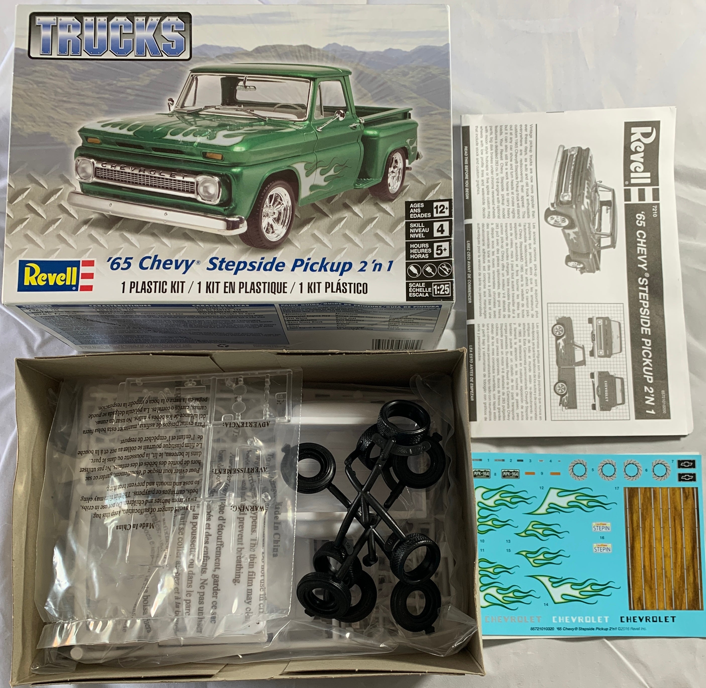 Revell '65 Chevy Stepside Pickup 2 'n 1, 1:25 Scale Model Kit