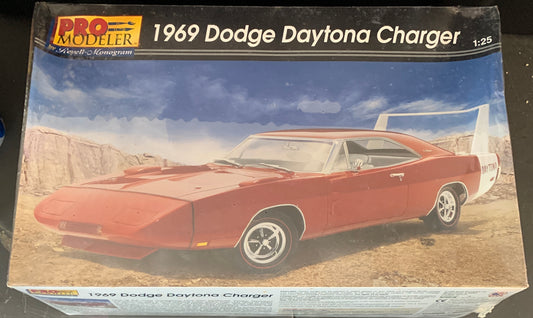 Revell 1969 Dodge Daytona Charger, 1:25 Scale Model Kit