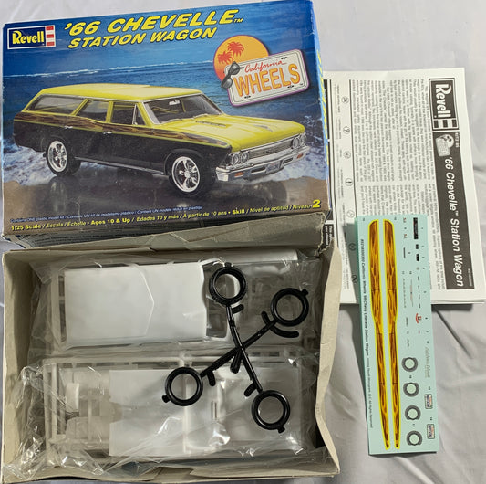 Revell ‘66 Chevelle Station Wagon, 1:25 Scale Model Kit