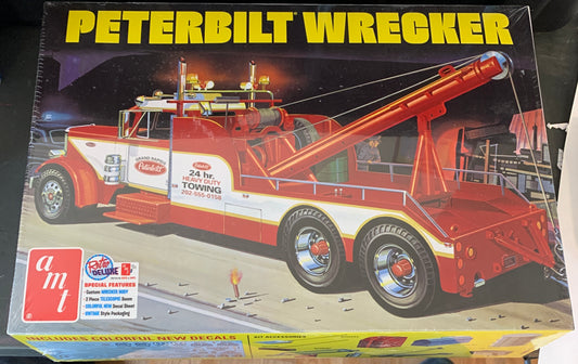AMT Peterbilt Wrecker, 1/25 Scale Model Kit