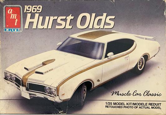 AMT 1969 Hurst Olds Muscle Car Classic, 1/25 Scale Model Kit