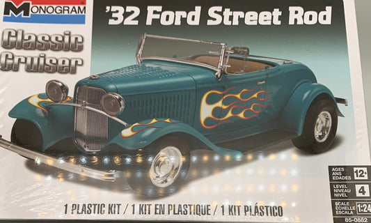 Monogram Classic Cruiser ‘32 Ford Street Rod, 1/24 Scale Model Kit
