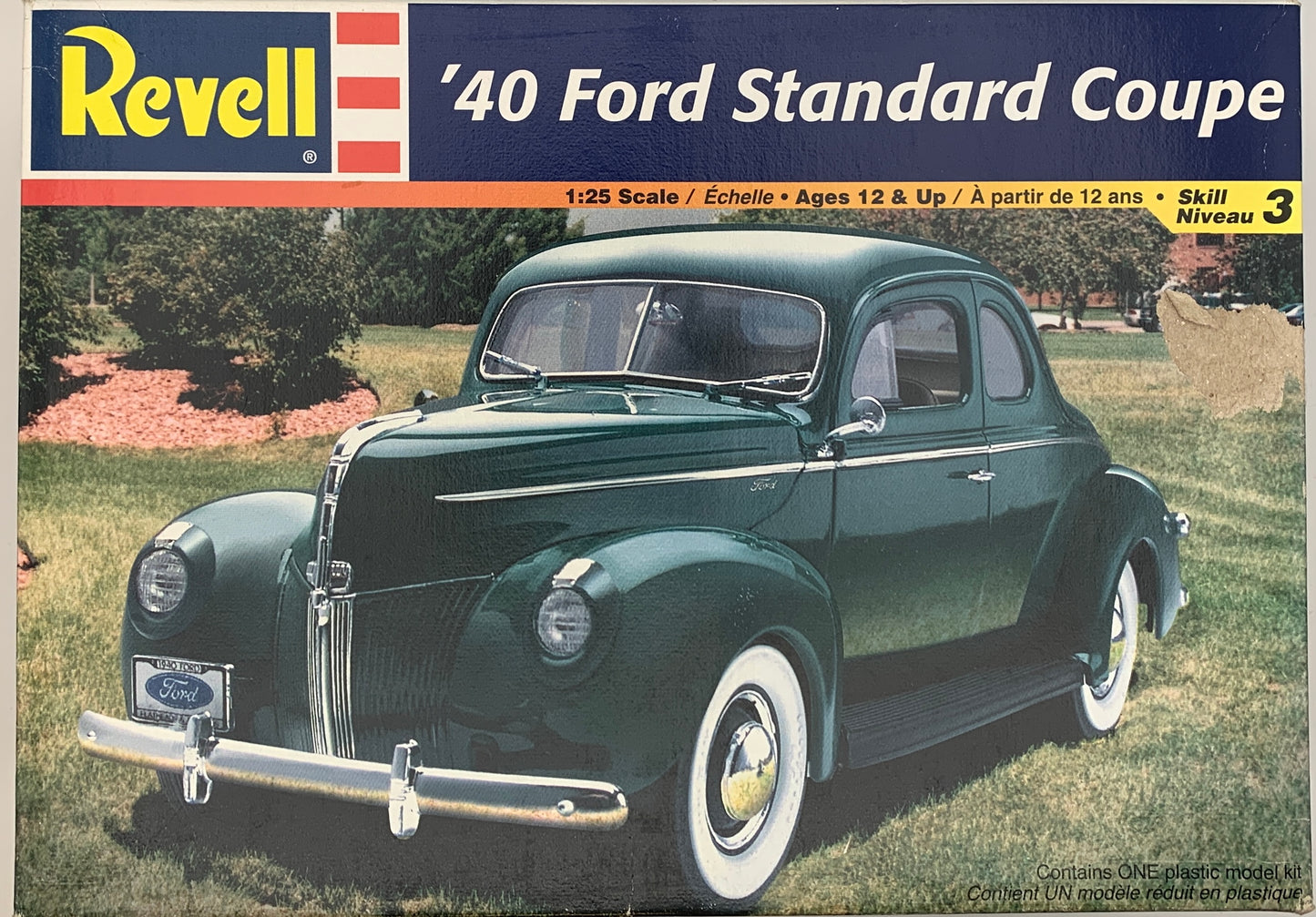 Revell ‘40 Ford Standard Coupe, 1/25 Scale Model Kit