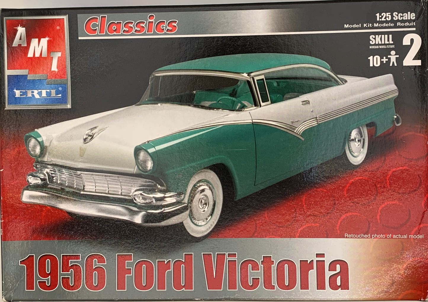 AMT Classics 1956 Ford Victoria, 1/25 Scale Model Kit