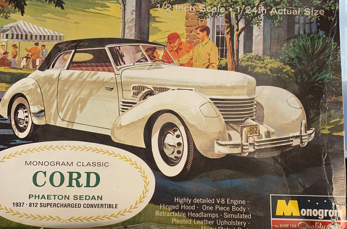 The Monogram 1937 Cord 812 kit #0130M0100 is the 1994 1/24-scale Phaeton Sedan/convertible