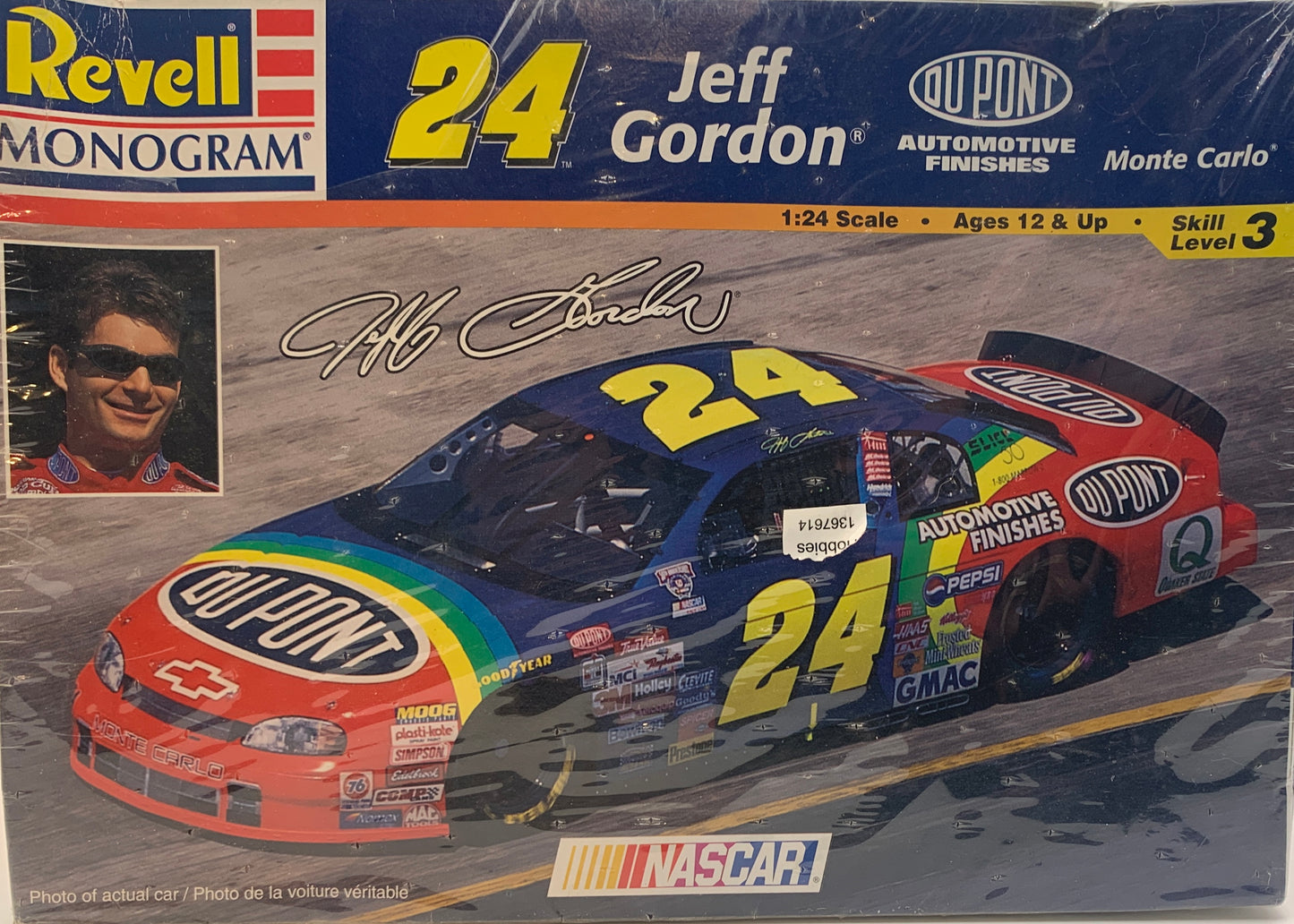 Revell #24 Jeff Gordon DuPont Monte Carlo, 1/24 Scale Model Kit