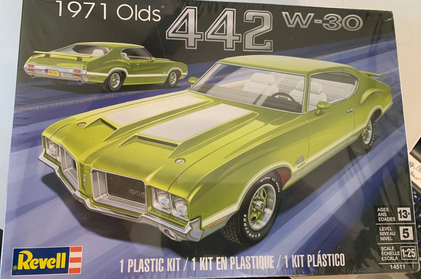 Revell 1971 Olds 442 w-30 model kit