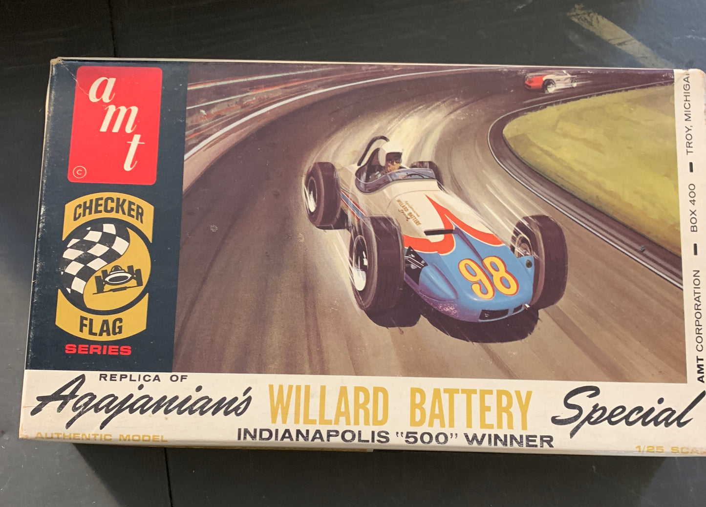 AMT  Agajanians WILLARD BATTERY Special Indianapolis 500 Winner Model kit 2190-150
