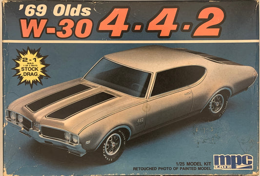 MPC ‘69 Olds W-30 4-4-2, 1/25 Scale Model Kit