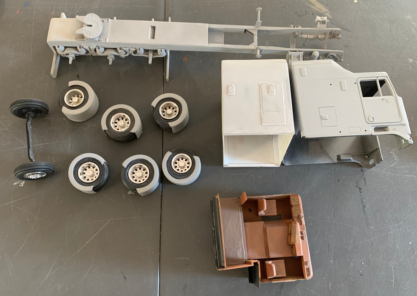 AMT Tyrone Malone’s ‘Hideout Truck’ Kenworth Aerodyne, 1/25 Scale Model Kit