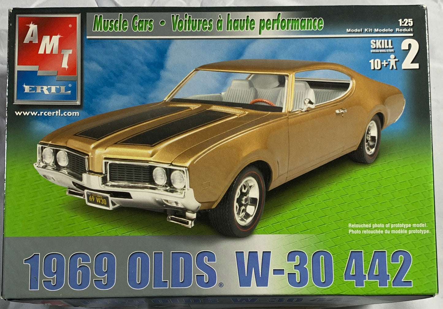 AMT 1969 Olds W-30 442, 1:25 Scale Model Kit