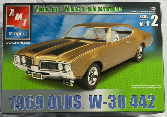 AMT 1969 Olds W-30 442, 1:25 Scale Model Kit