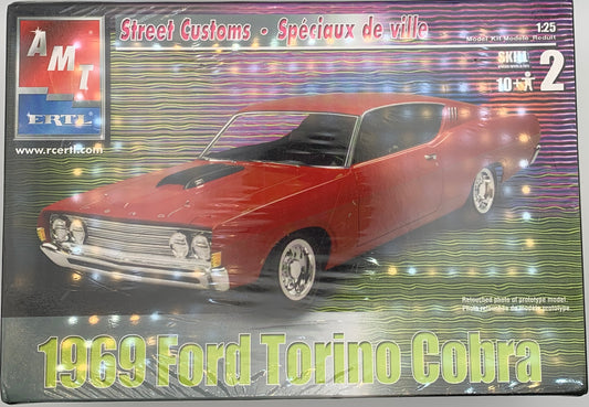 AMT 1969 Ford Torino Conra, 1:25 Scale Model Kit