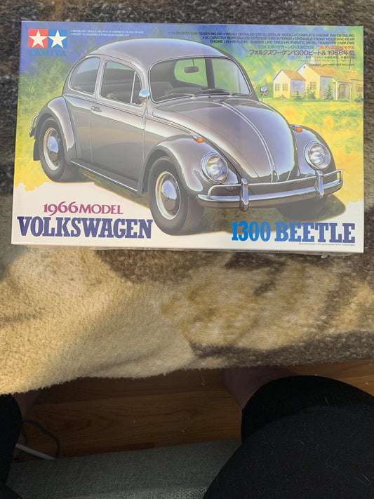 Tamiya 66 VW Beetle 1300 1/24 model kit