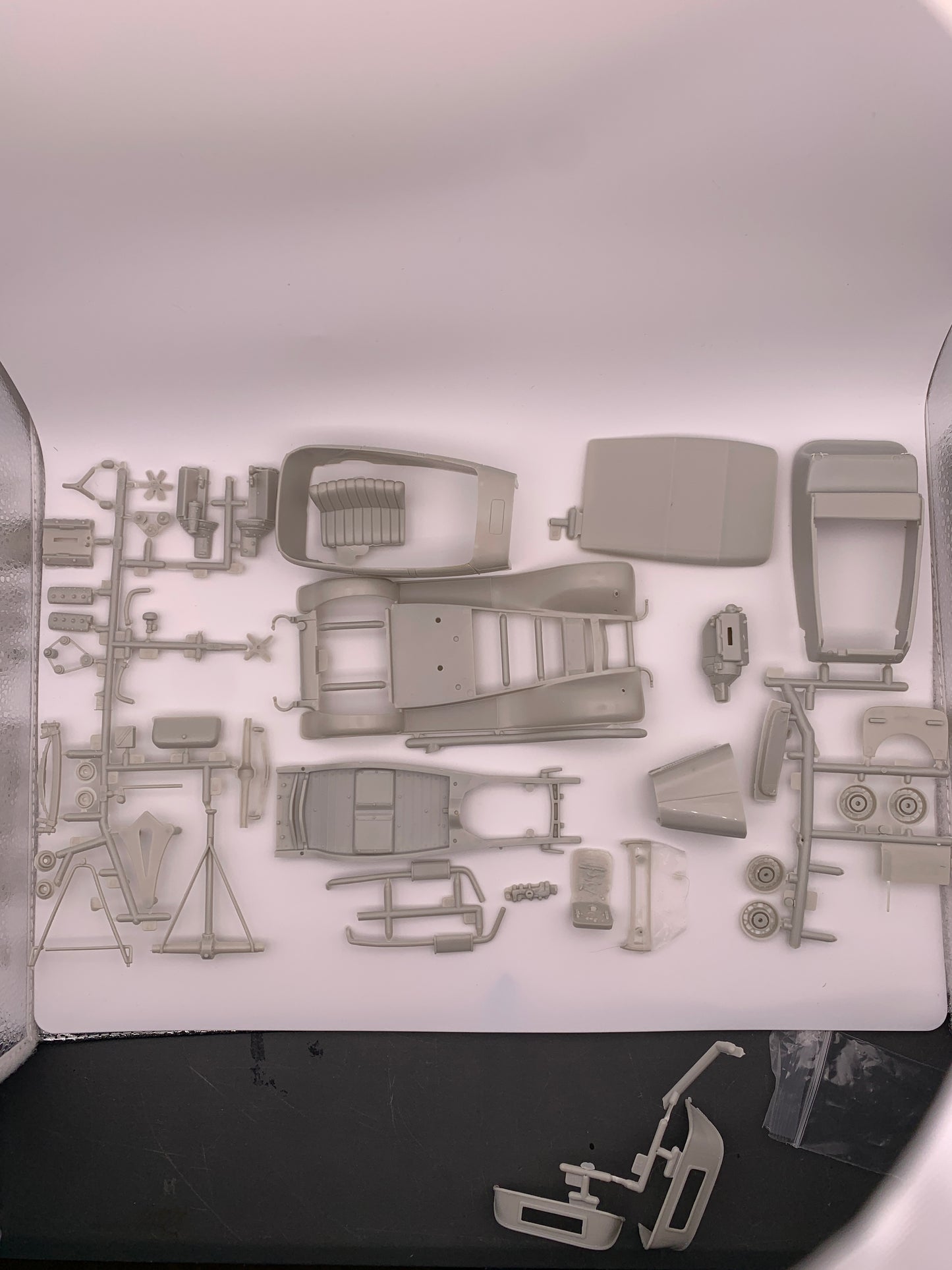 AMT 1932 Ford Phaeton 1:25 Scale Model Kit